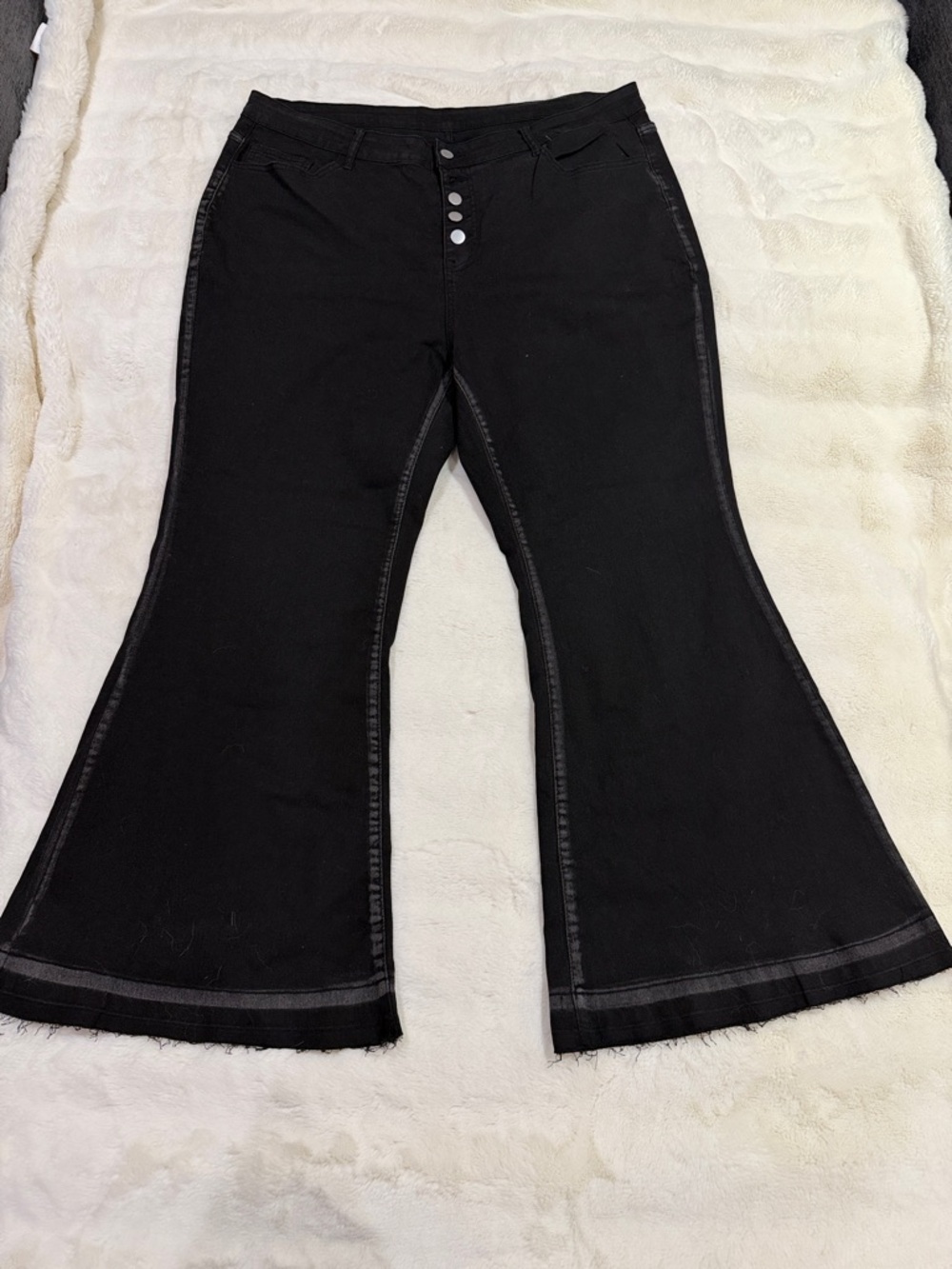SHEIN Black Flared Jeans